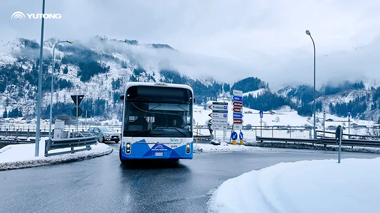 A date with ice and snow, traveling together with green mobility! 68 Yutong buses set out for Milan to support the grand winter event