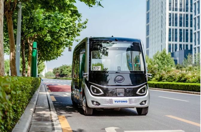 Yutong 5G autonomous bus completes the trial operation on the open road