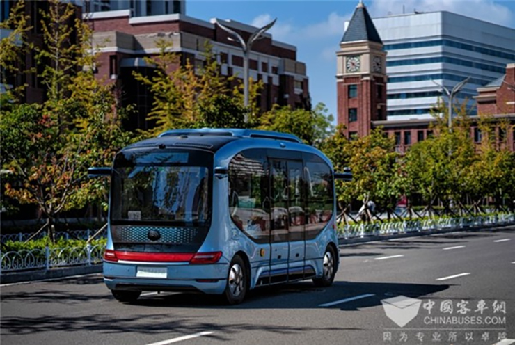 Yutong Intelligent Driving Bus Putting into Operation in Qingdao  Qingdao Citizens Rush to Take the Bus for “Fresh” Ride