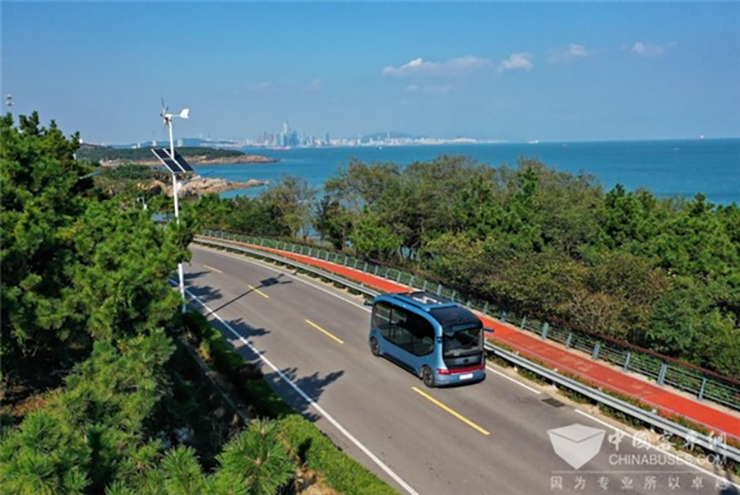 Yutong Intelligent Driving Bus Putting into Operation in Qingdao  Qingdao Citizens Rush to Take the Bus for “Fresh” Ride