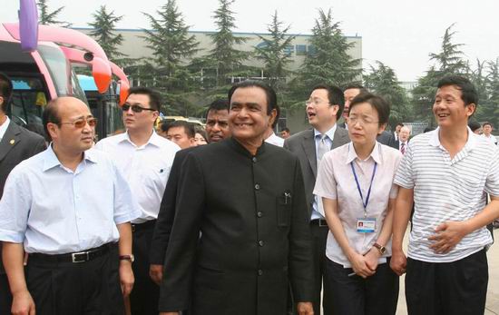Sri Lankan Prime Minister inspects Yutong